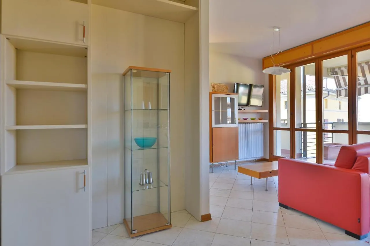 Apartment Ur-Nest Emilia Levante B Bologna Italy